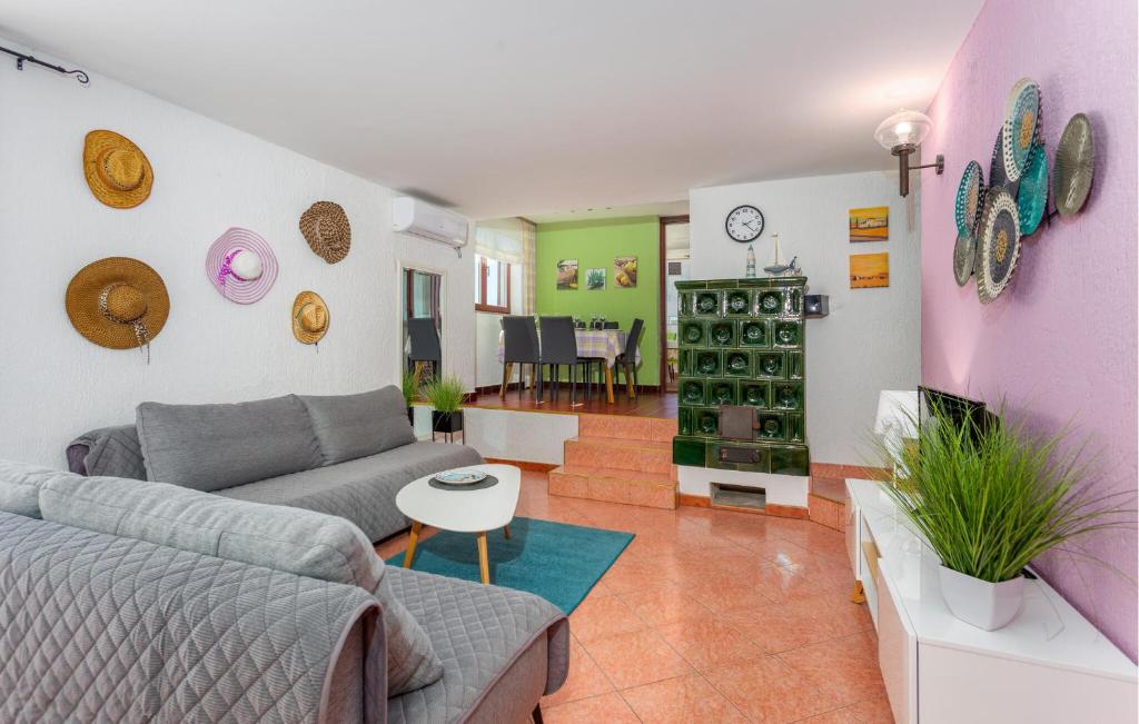 3 Bedroom Stunning Apartment In Krk photo 3