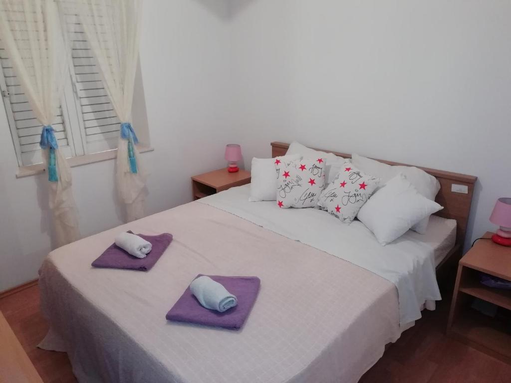 Apartments with parking space Luka photo 2