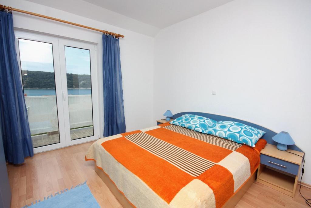 Apartments with parking space Kampor photo 2