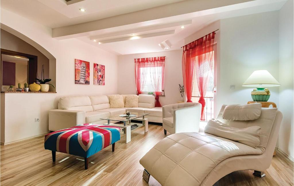 Three-Bedroom Apartment In Galizana photo 3