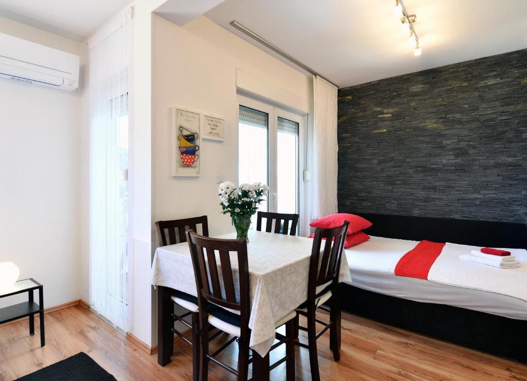 Studio apartment Pupa photo 2