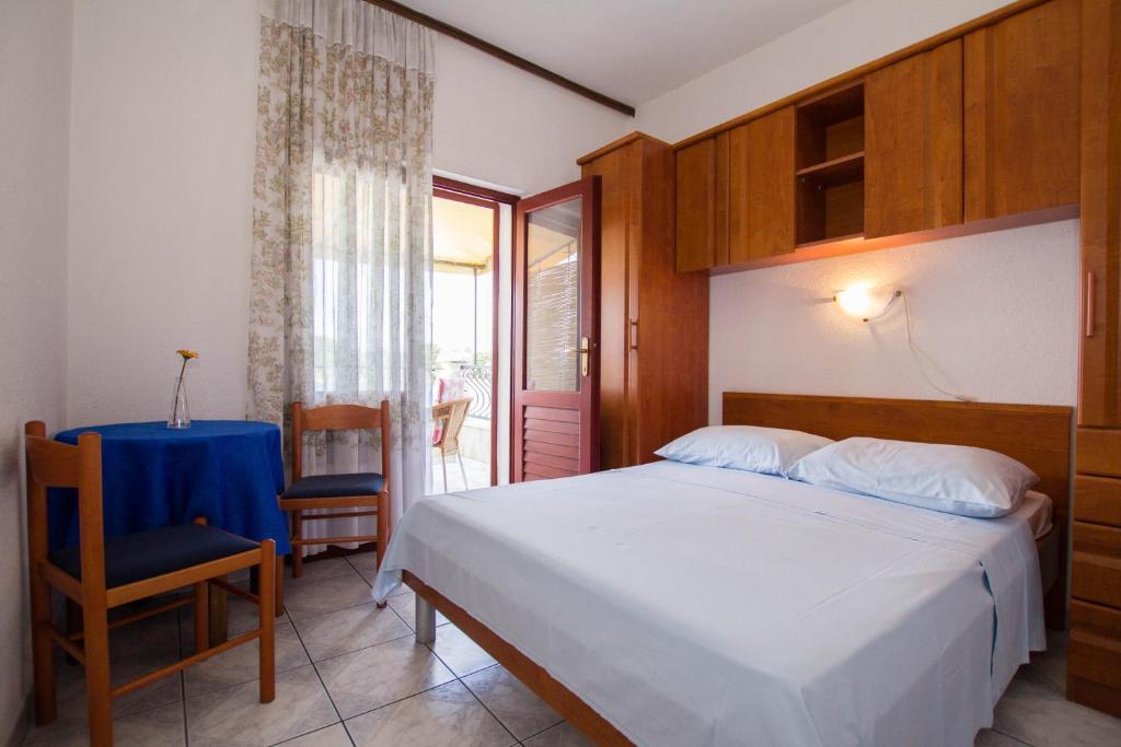 Apartments by the sea Sucuraj photo 2
