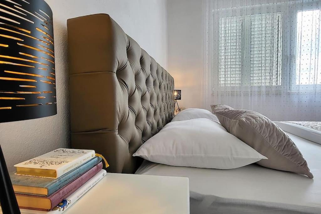 SUN apartment with SEA VIEW and shared POOL photo 2