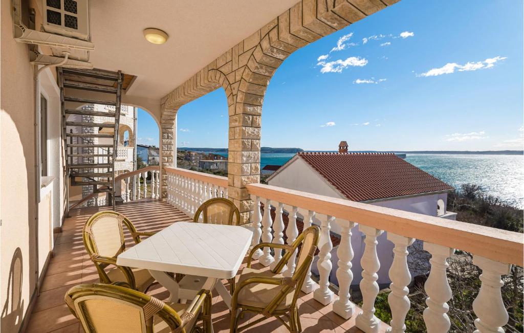 2 Bedroom Nice Apartment In Rtina — photo 1