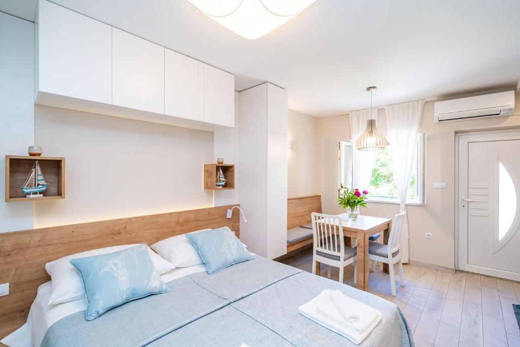 Studio apartment Lapad — photo 1