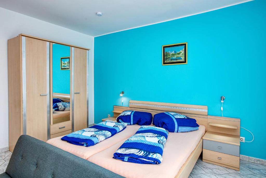 Apartments with parking space Vodice - 6178 photo 2