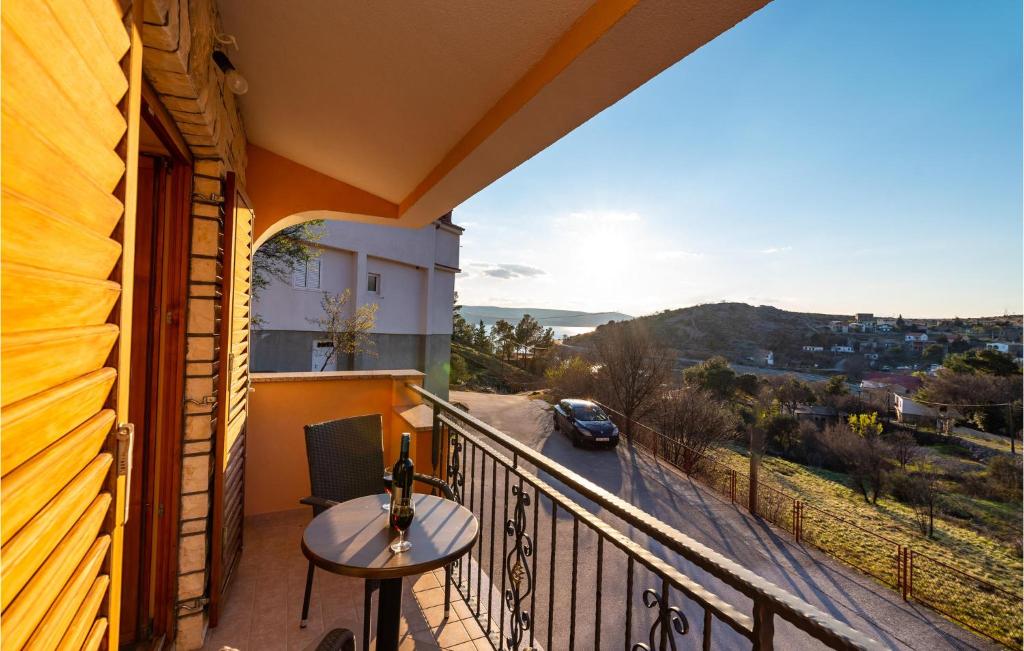 Cozy Apartment In Modric With Wifi — photo 1