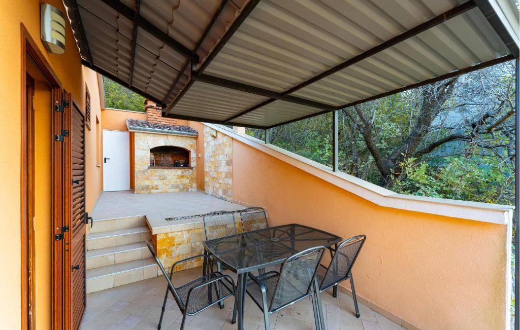 Cozy Apartment In Modric With Wifi photo 3
