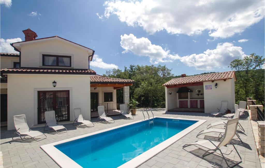 4 Bedroom Awesome Home In Labin — photo 1