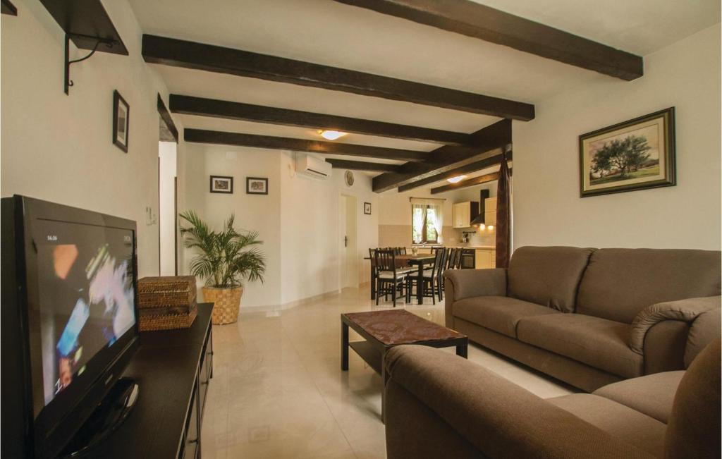 4 Bedroom Awesome Home In Labin photo 2