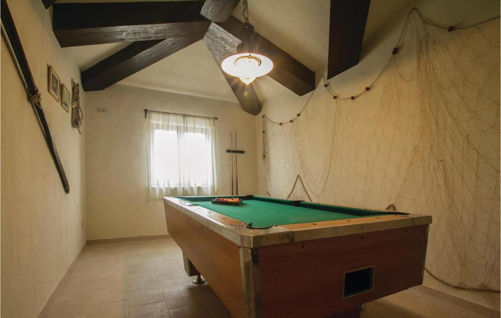 4 Bedroom Awesome Home In Labin photo 3