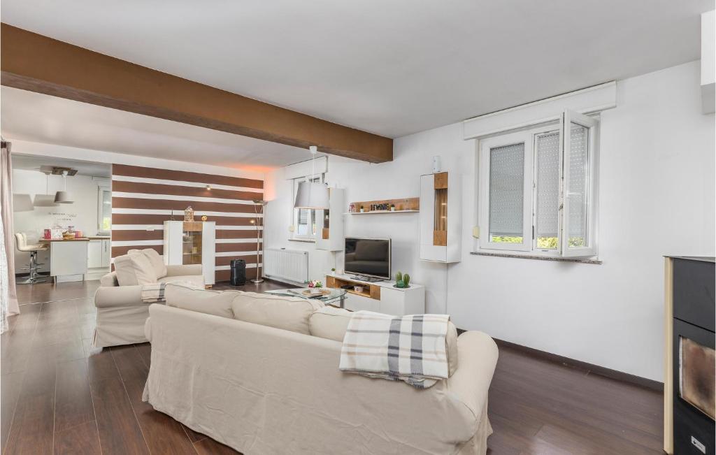 Cozy Apartment In Skalnica With Wifi photo 2