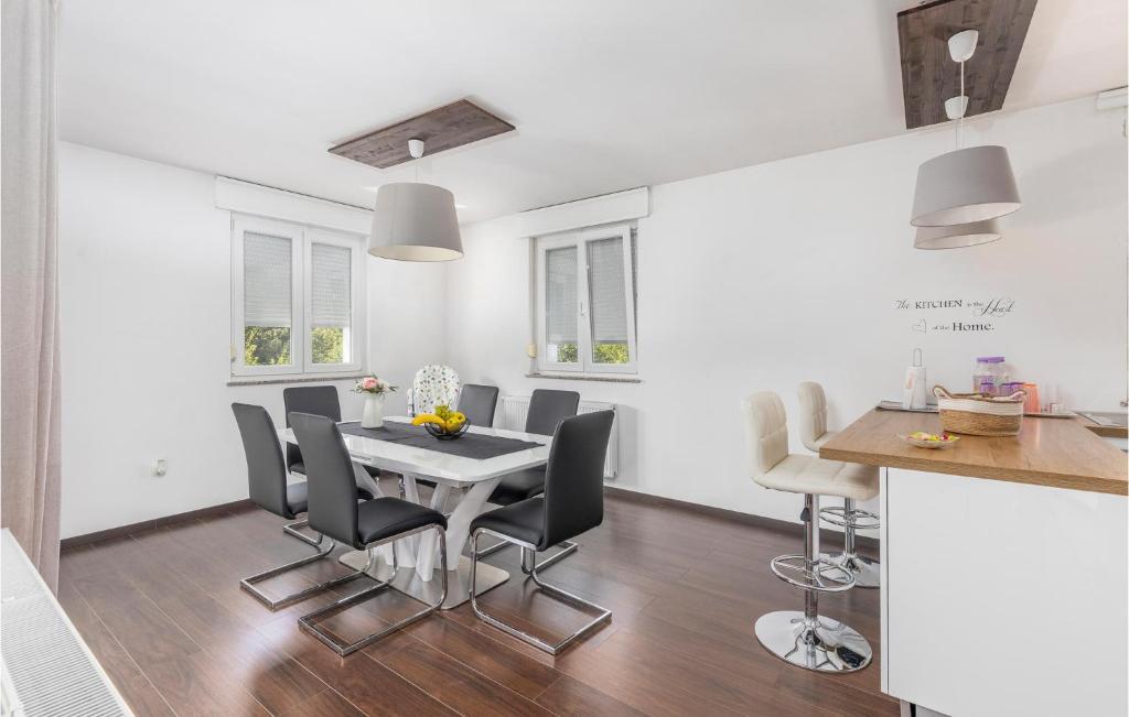 Cozy Apartment In Skalnica With Wifi photo 3