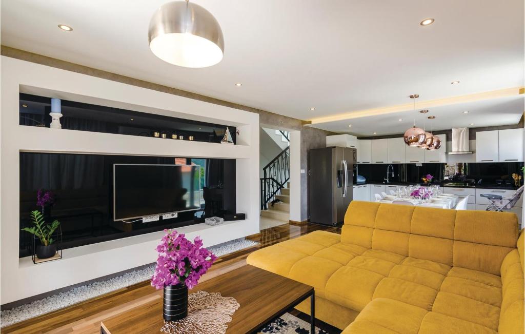 Awesome Home In Zaton Veliki With Sauna photo 3