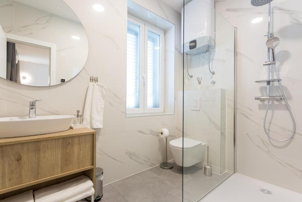 Top Floor Luxury Rooms photo 3