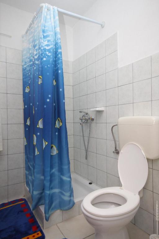 Apartments with parking space Sali photo 3