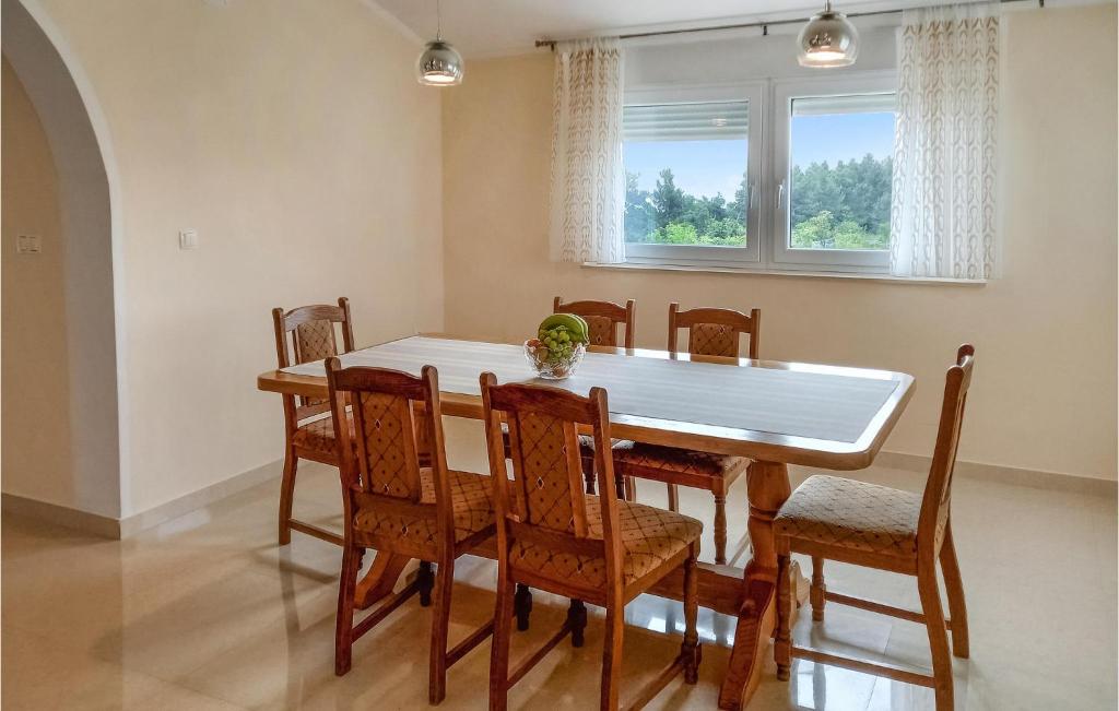 Beautiful Apartment In Starigrad photo 2