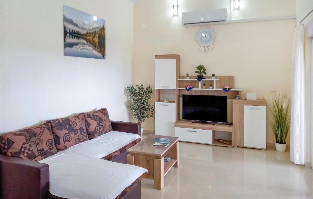 Beautiful Apartment In Starigrad photo 3
