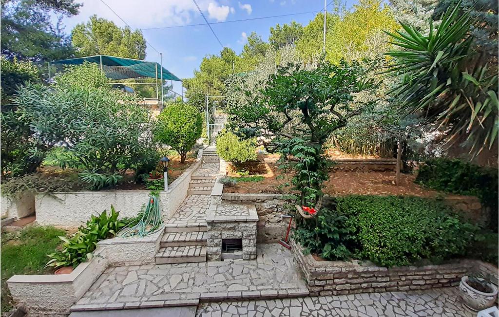 2 Bedroom Gorgeous Apartment In Pula photo 2