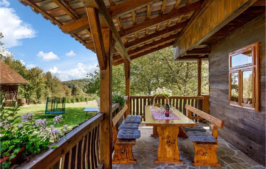 Three-Bedroom Holiday Home In Ribnik photo 2