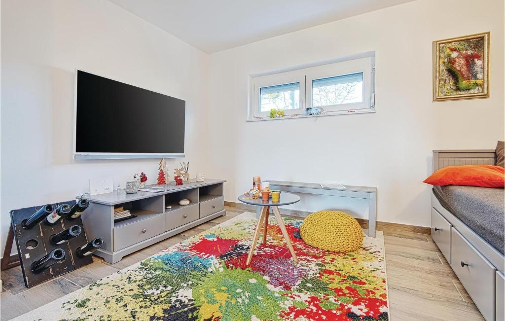 Three-Bedroom Holiday Home In Durdevac photo 2