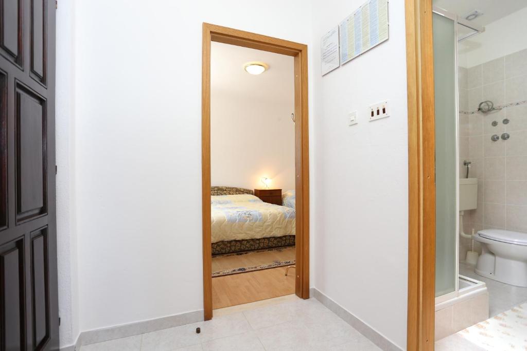 Family friendly seaside apartments Razanj photo 3