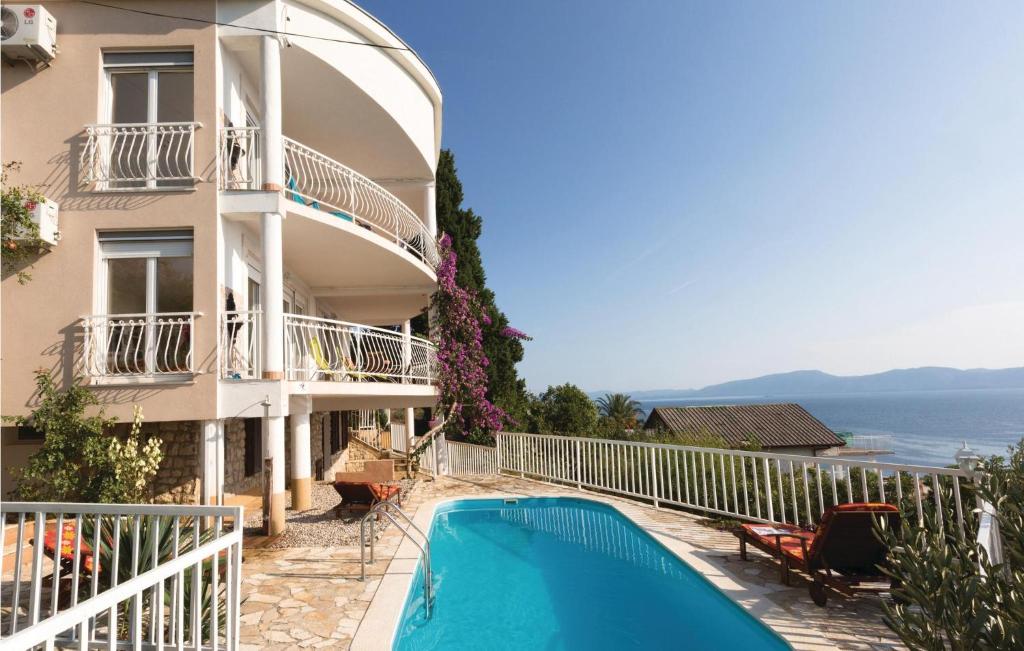 Three-Bedroom Apartment In Podaca photo 2