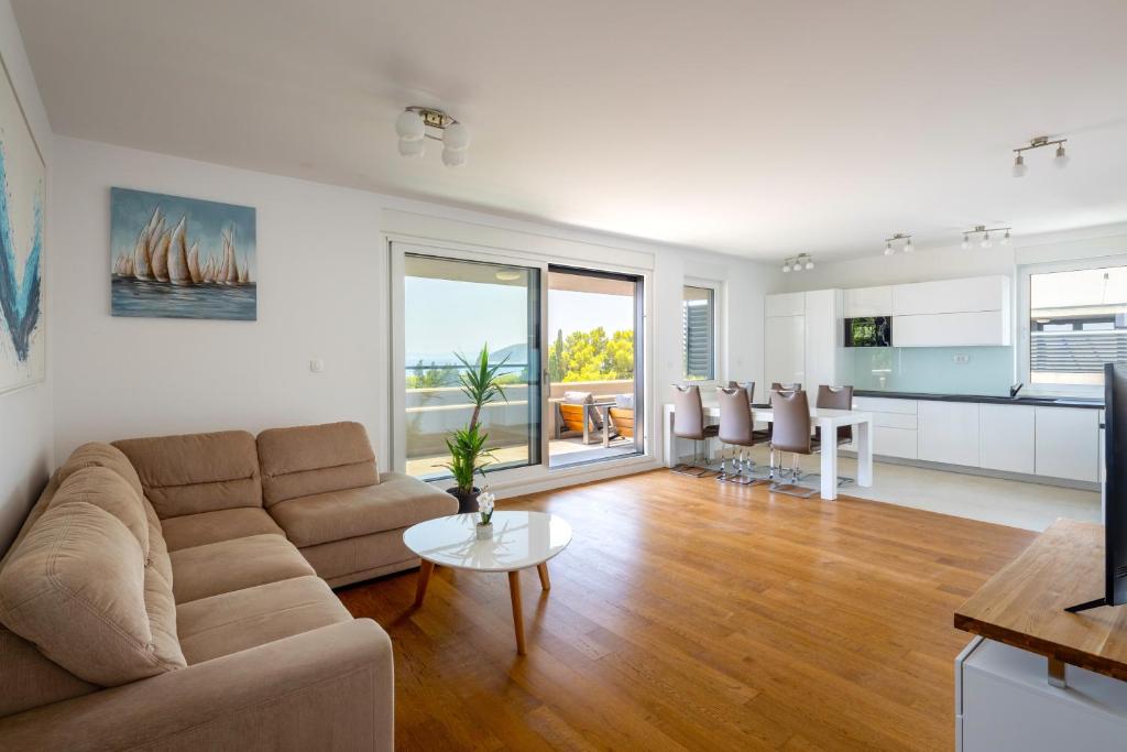 Stunning KASUNI Beach Apartments in Split photo 2