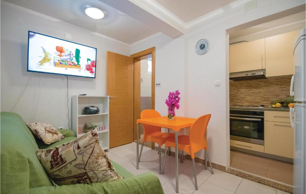 One-Bedroom Apartment In Stari Grad photo 2