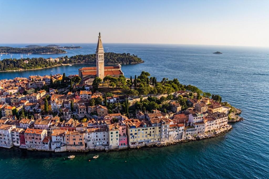Room in Rovinj with terrace — photo 1