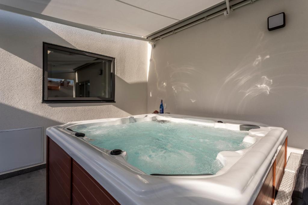 Sea Pearl Luxury Apartment photo 3