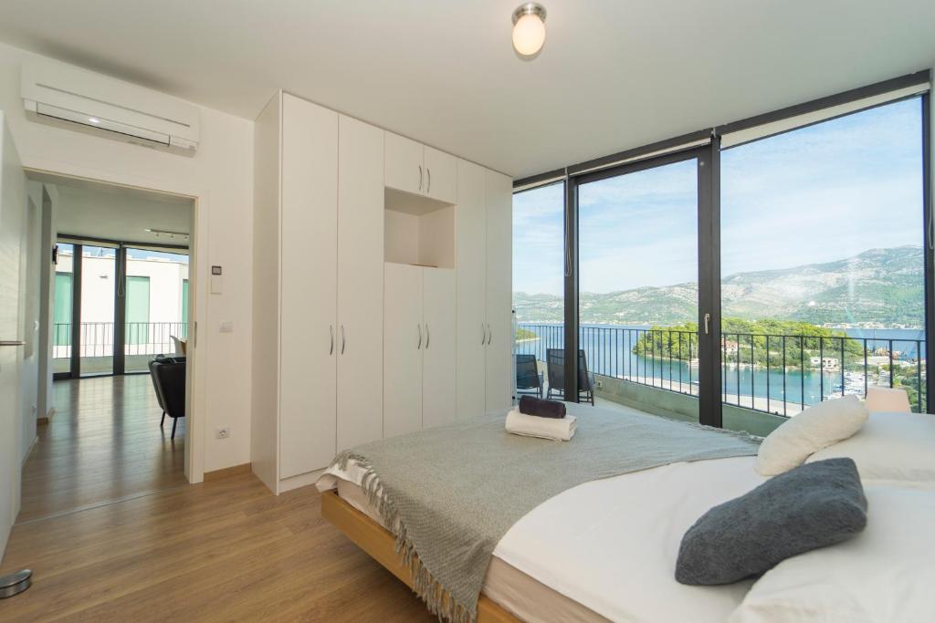 White Cloud Apartments photo 2