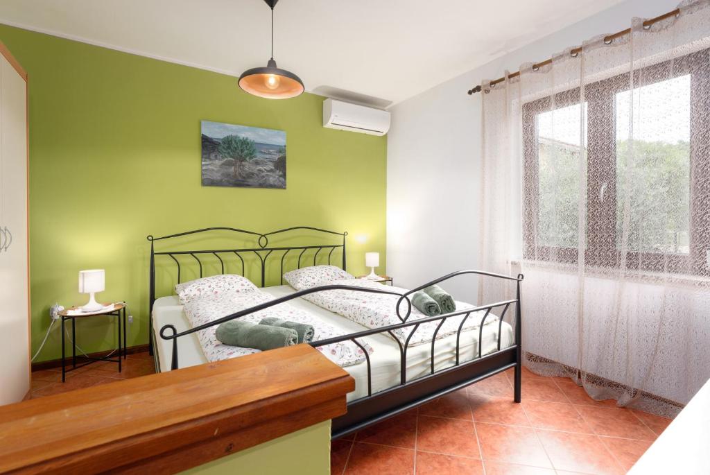 Studio Apartment photo 2