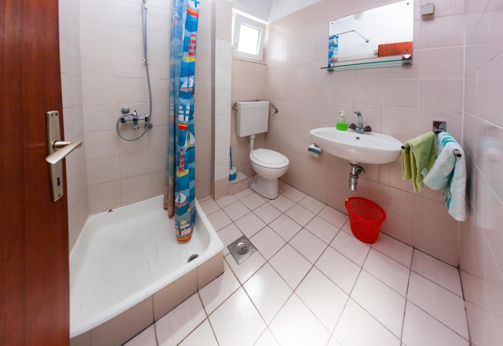 Apartments and rooms with parking space Pag - 13355 photo 3