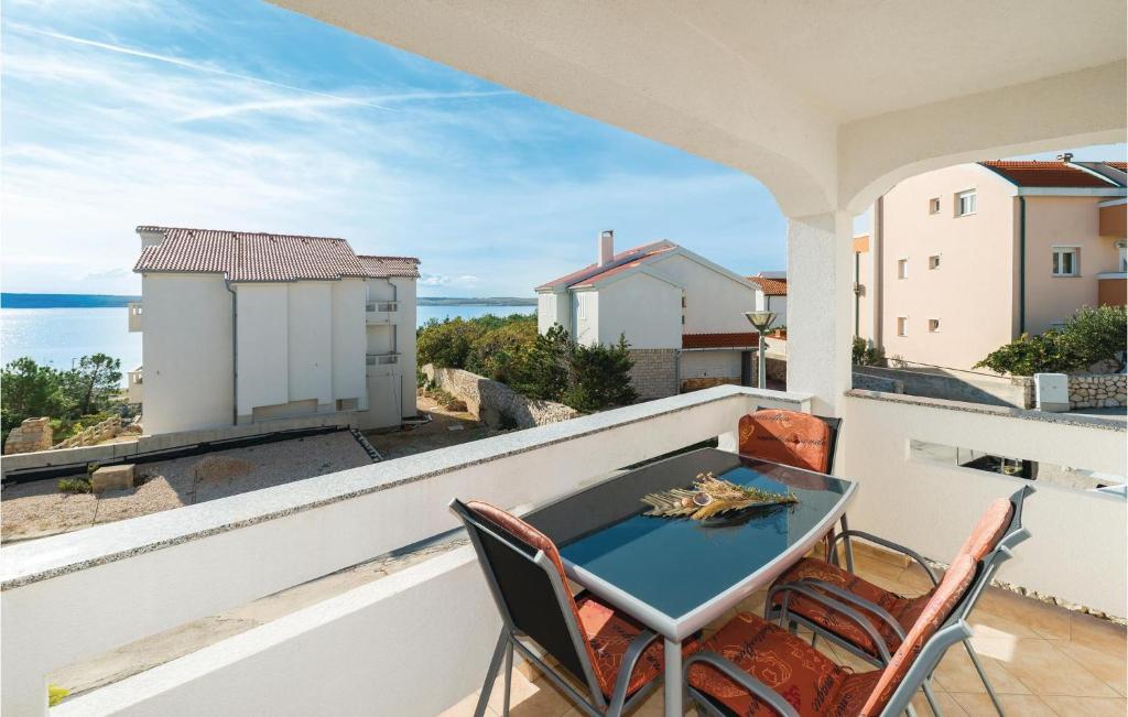 Amazing Apartment In Vidalici With Wifi — photo 1