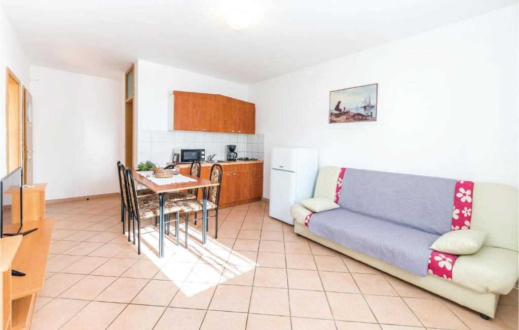 Amazing Apartment In Vidalici With Wifi photo 3