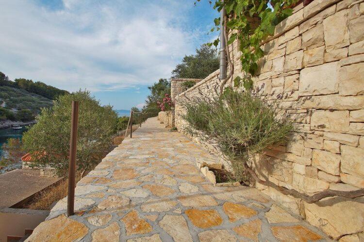 Stone House Mia - Two Bedroom Stone House with Terrace and Sea View — photo 1