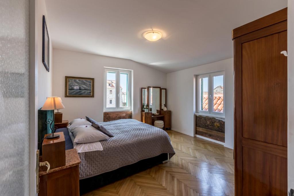 The Heart of Palace Apartment photo 2