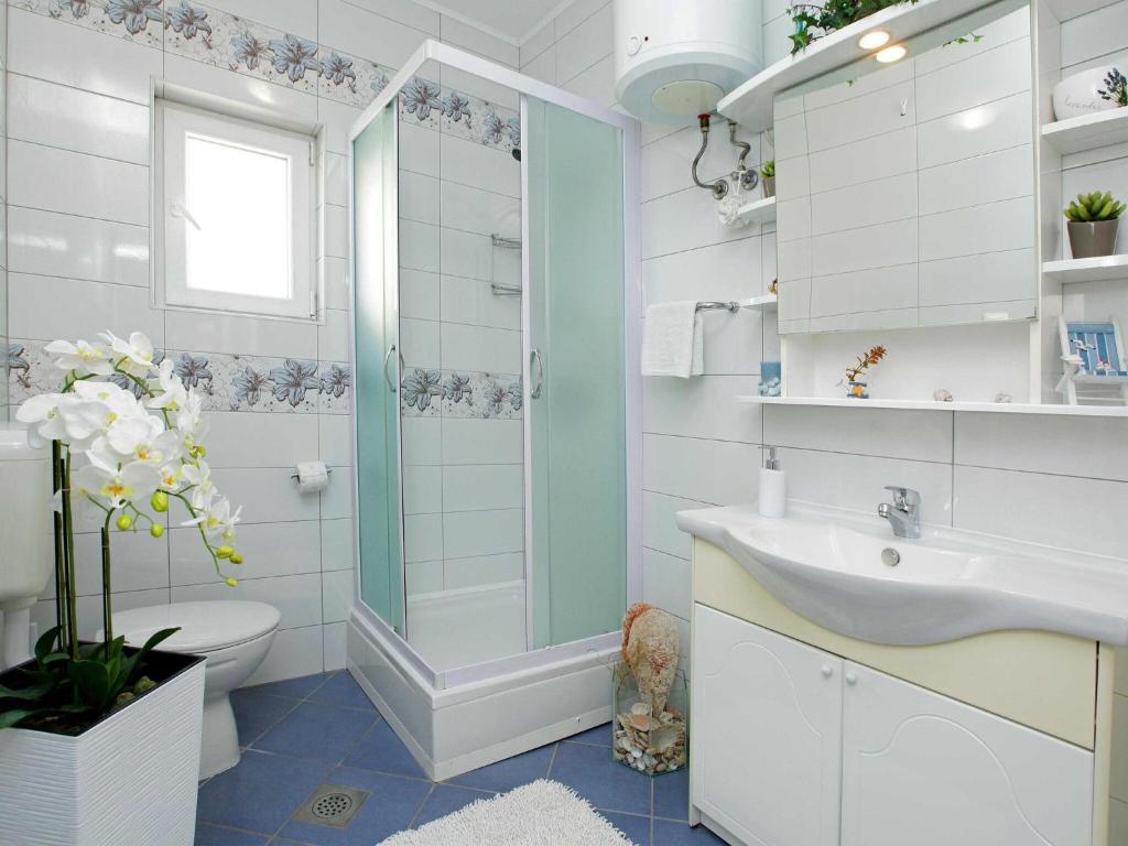Sunshine Apartment Doda - Three Bedroom Apartment with Balcony and Sea View photo 3
