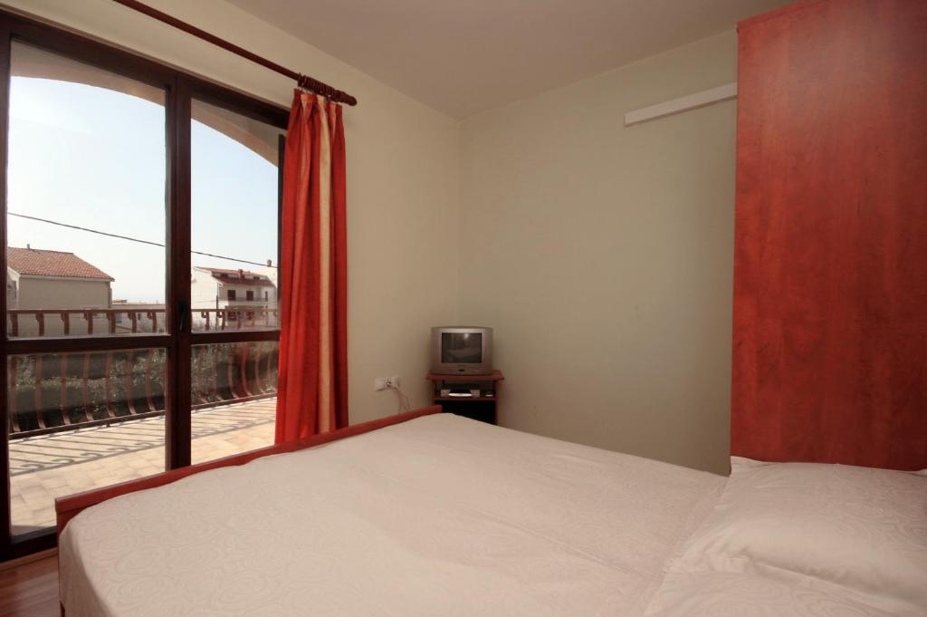 Studio Duce 4852b photo 2