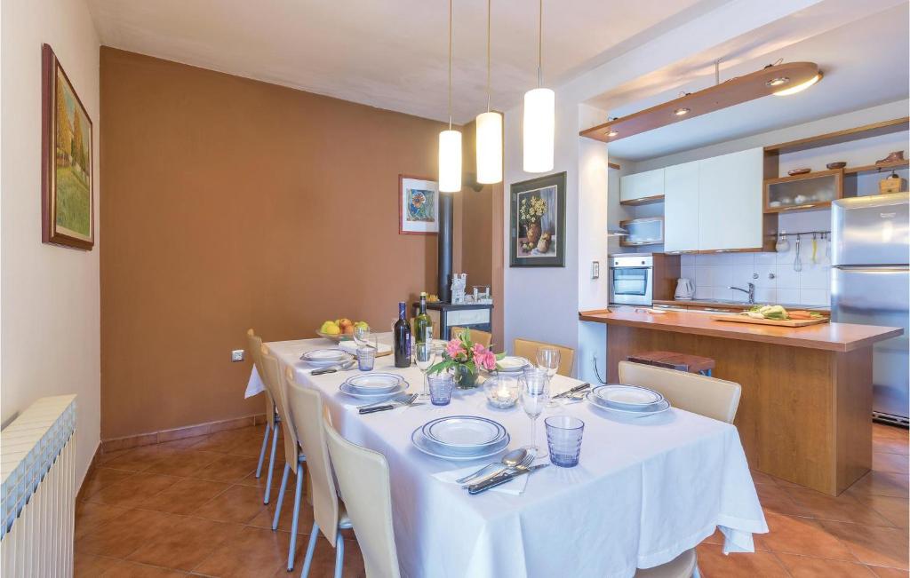 Cozy Apartment In Pula With Wifi photo 3