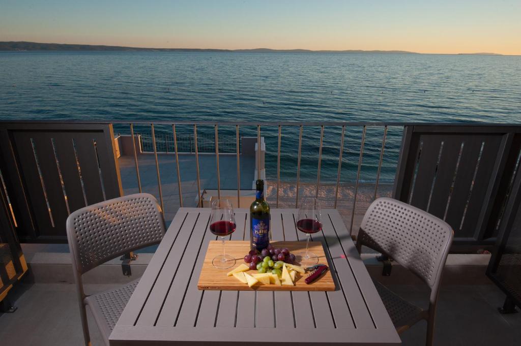 Seaside Luxury Suites photo 3