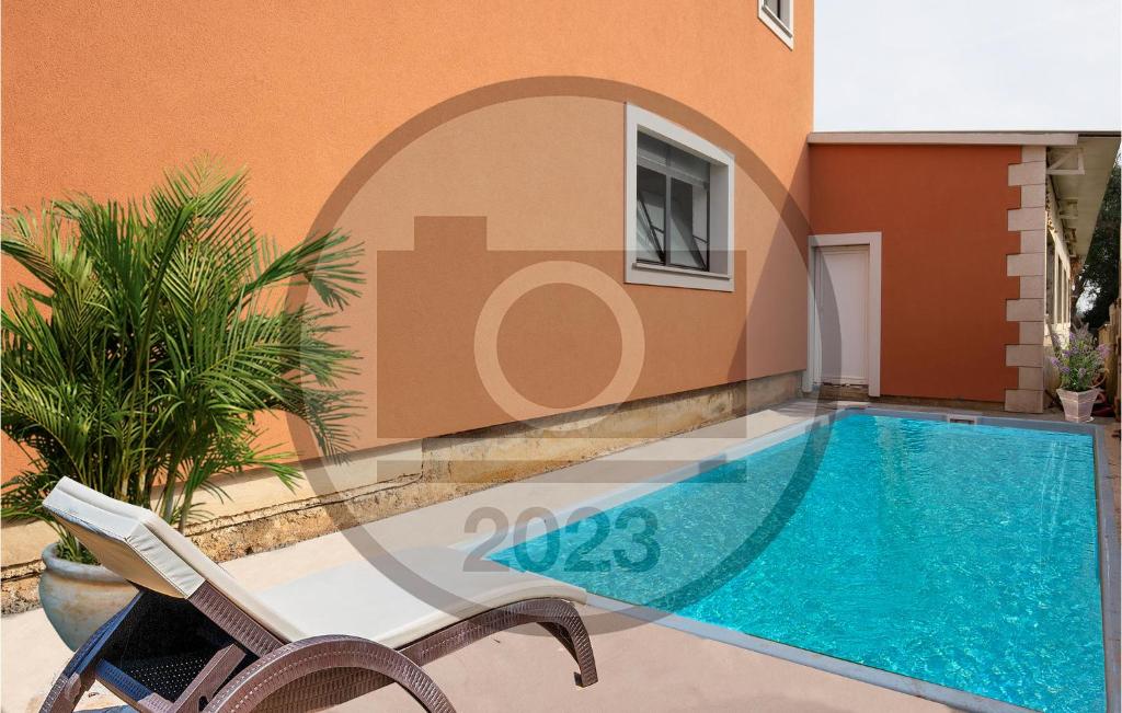 5 Bedroom Lovely Home In Sisan photo 2
