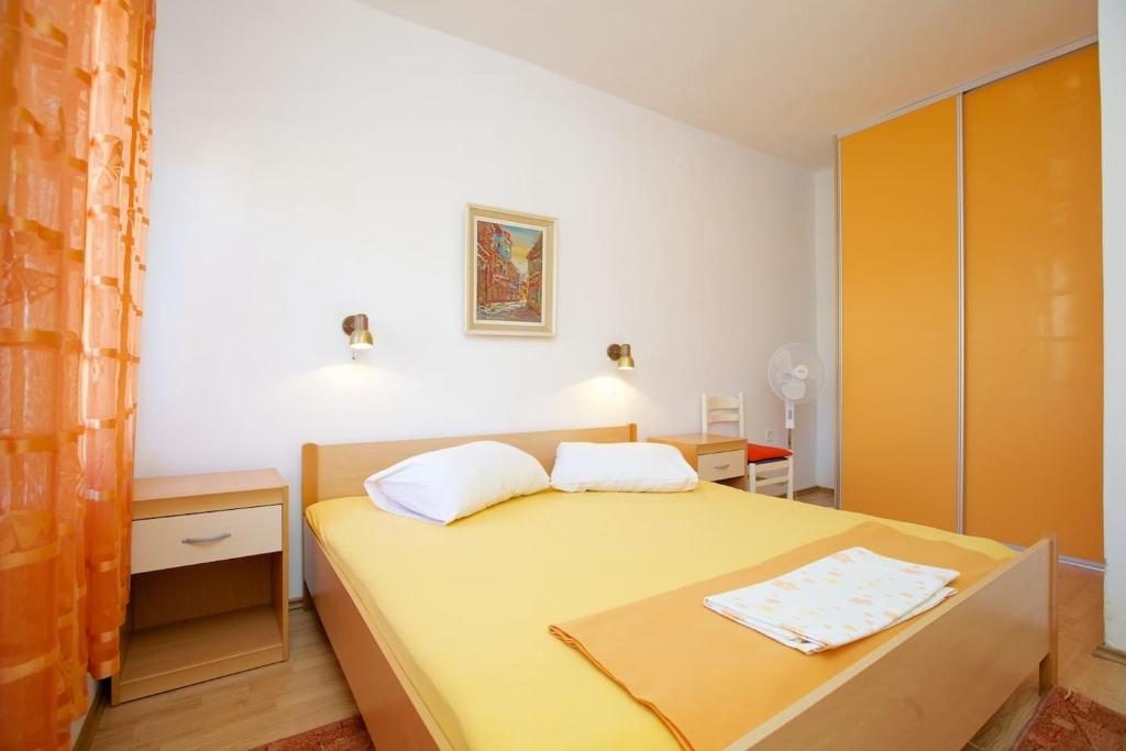 Apartments by the sea Stari Grad photo 2