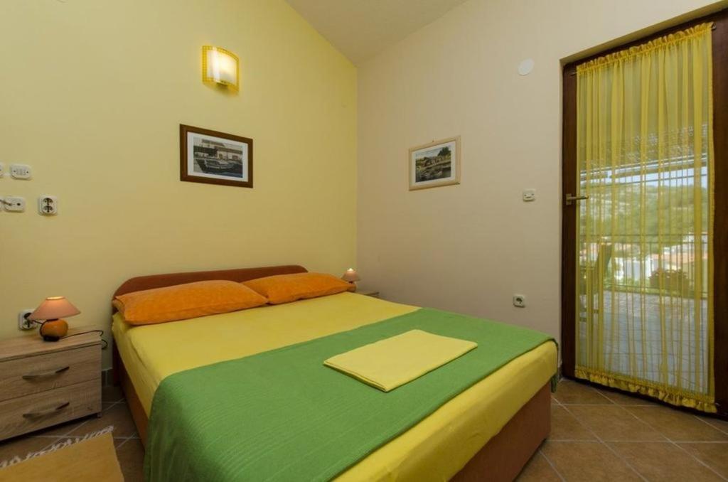 Studio Apartment in Ražanj with Sea View photo 2