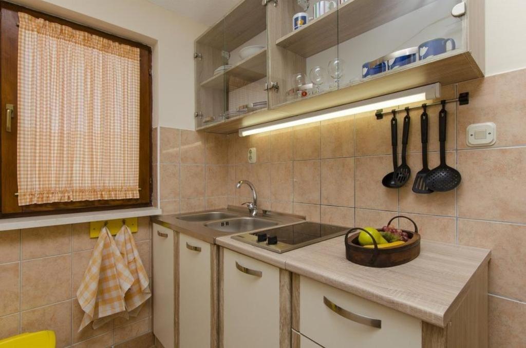 Studio Apartment in Ražanj with Sea View photo 3
