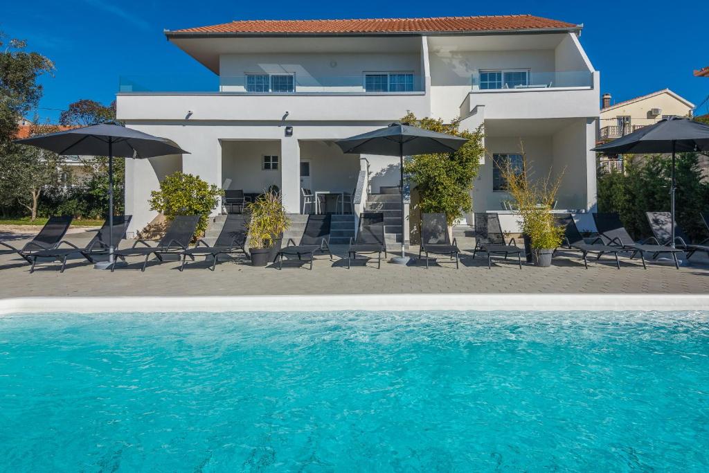 ROYAL CHOICE WITH POOL photo 3