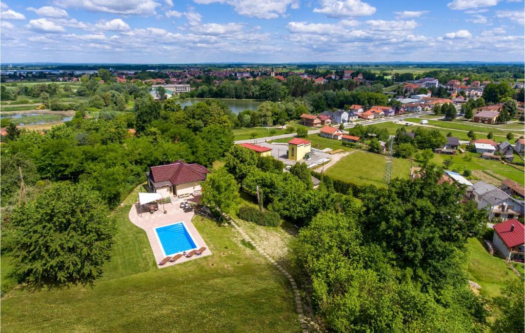 Three-Bedroom Holiday Home In Ludbreg photo 2