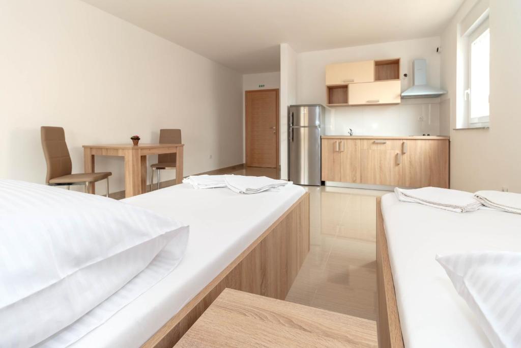 Summer Fun Apartments photo 2