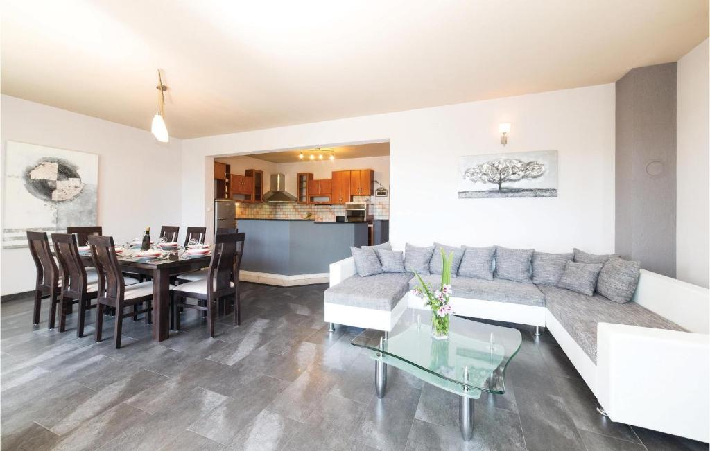 Beautiful Apartment In Kastel Stafilic photo 2
